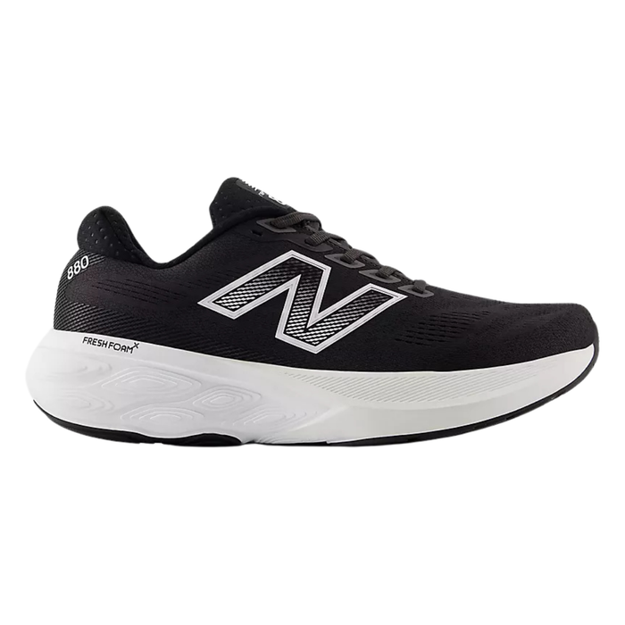 New Balance Men's 880 v15 (4E) Black / White — Black / White